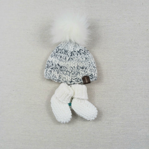 Tuque Blanche Et Grise Avec Bas Blanc (Naissance)