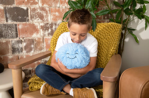 Peluche Hug Ball Bleu Mignon/Rigolo (Période De Précommande)