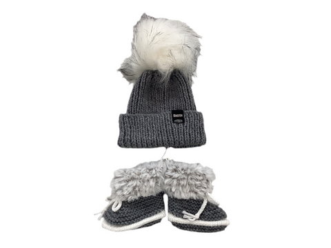 Tuque Évolutive Avec Pompon & Bottines Gris (0-6 Mois)
