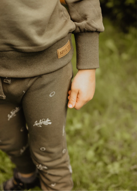 Jogger Évolutif Vert Olive Avec Motifs Branches Olivier